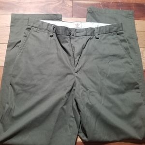 Men's 33×32 Dockers - Drab Olive Green